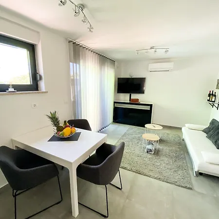 Martina Apartment Novigrad (Istria)